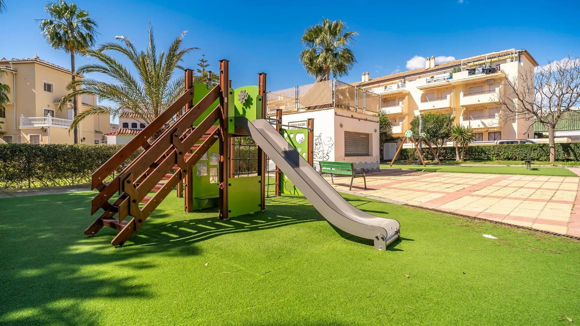 2 Bedroom Pet Friendly Apartment In Torrox